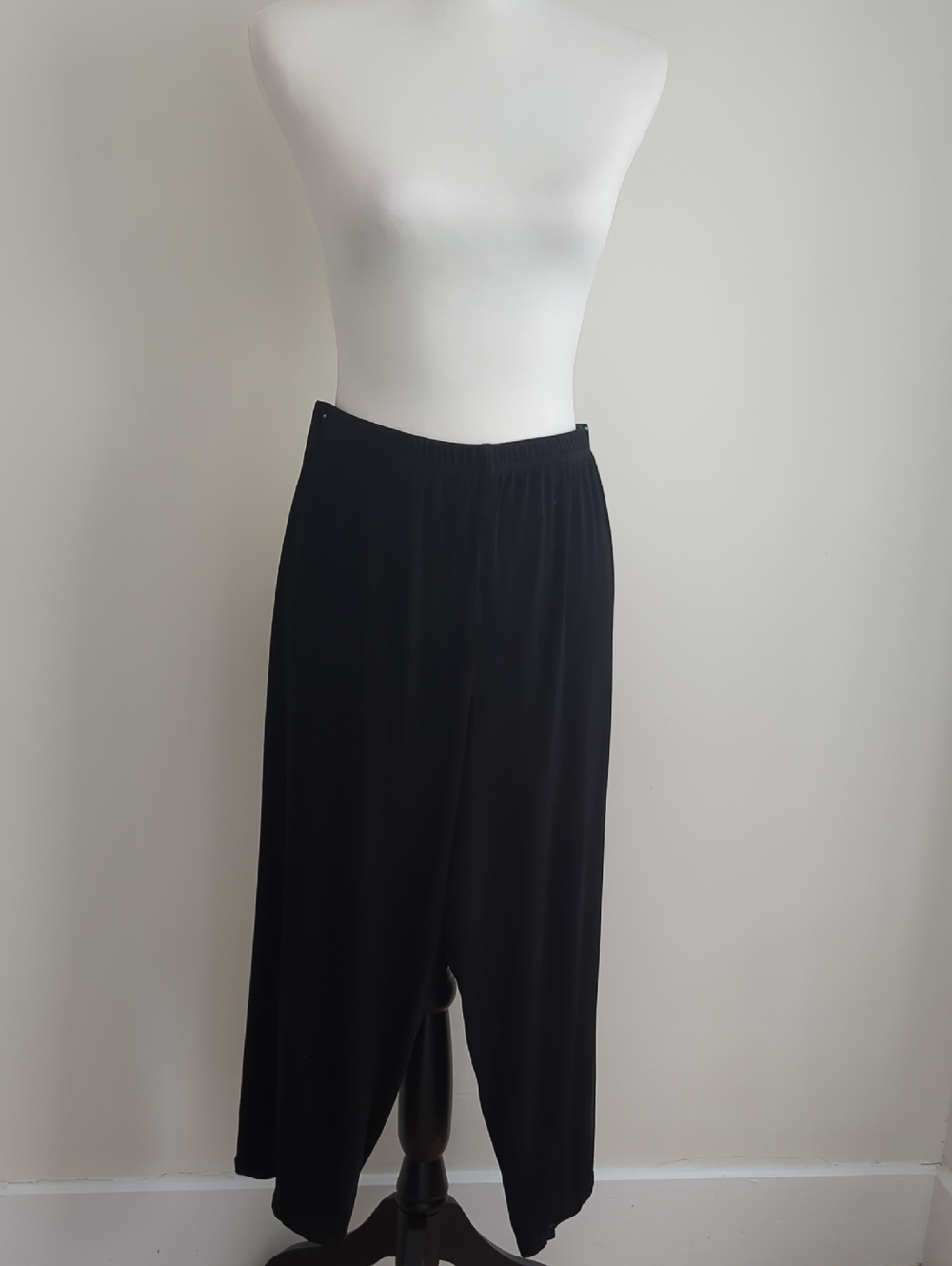 Travelers By Chico's Black Relaxed Elastic Waist Slinky Balloon Pants